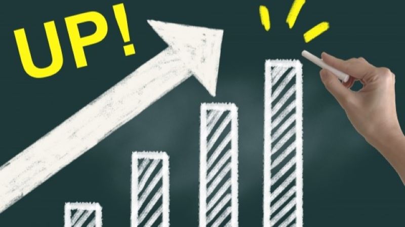 効率よくオウンドメディア集客を最大化し、PV数や成約率を右肩上がりに伸ばすグラフ。